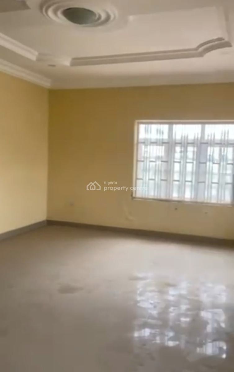 Distress 5bedroom Fully Detached Duplex in Guzape Not in an Estate, Behind H-medix, Guzape District, Abuja, Detached Duplex for Sale