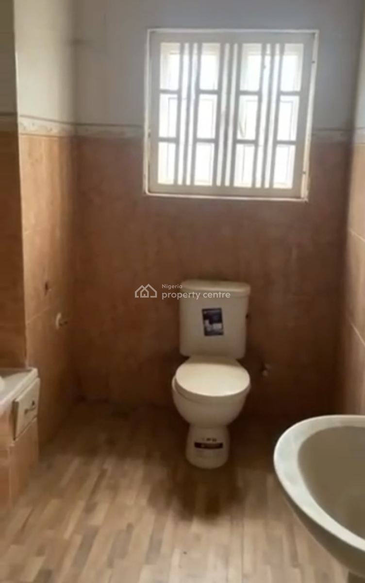 Distress 5bedroom Fully Detached Duplex in Guzape Not in an Estate, Behind H-medix, Guzape District, Abuja, Detached Duplex for Sale