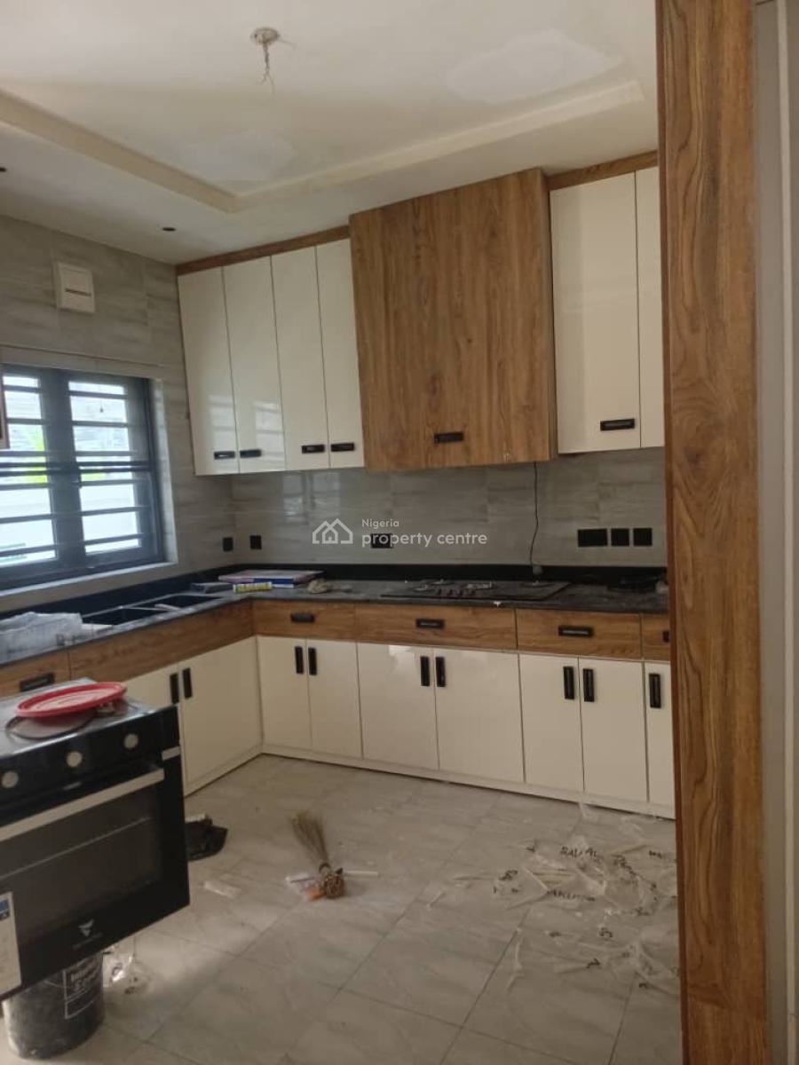 4 Bedroom Terrace in Oniru Forle. Price #600m Service Charge #2.5m, Oniru, Victoria Island (vi), Lagos, Terraced Duplex for Sale