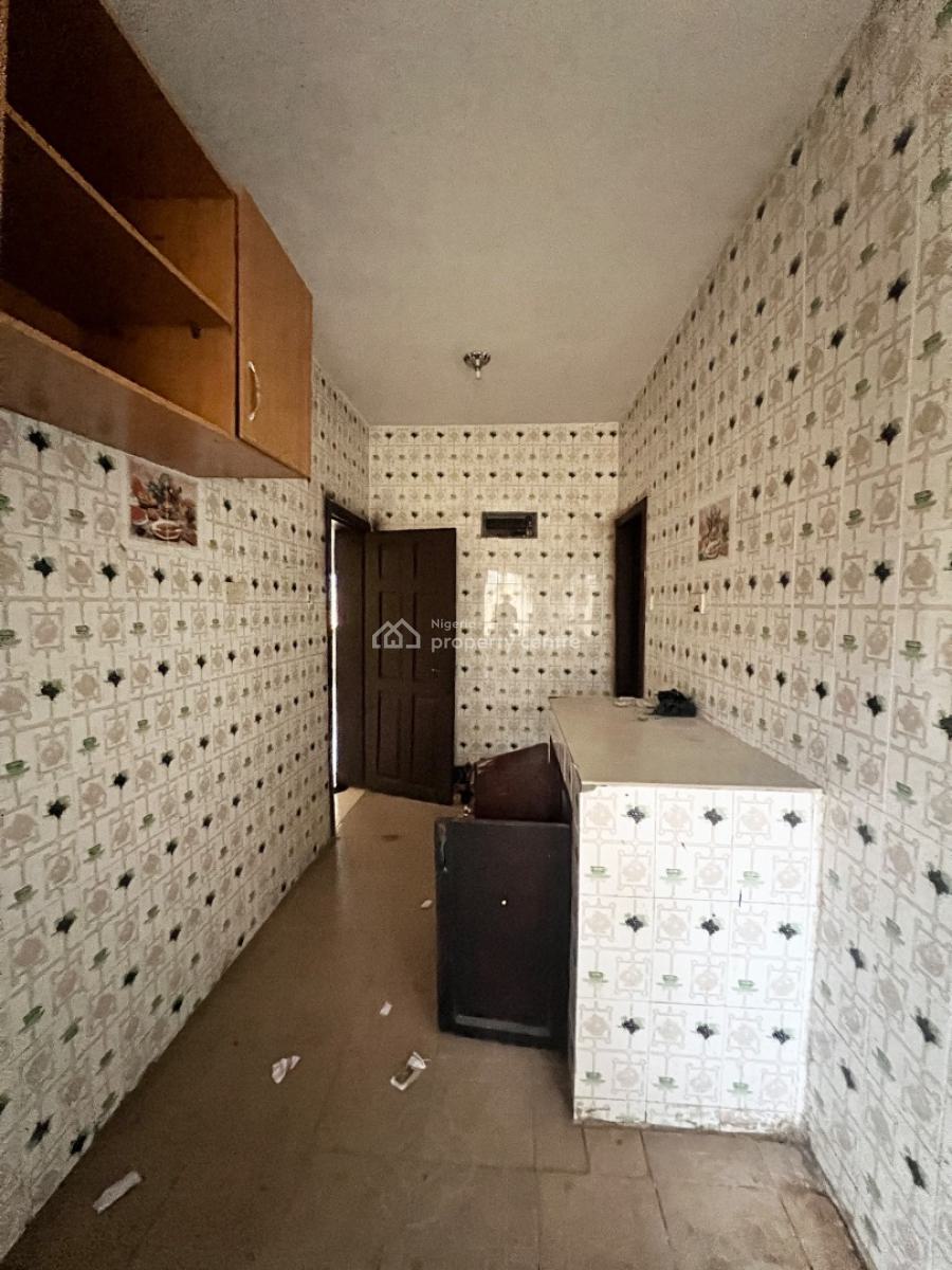 Spacious 3 Bedroom Apartment, Ajah, Lagos, Flat / Apartment for Rent