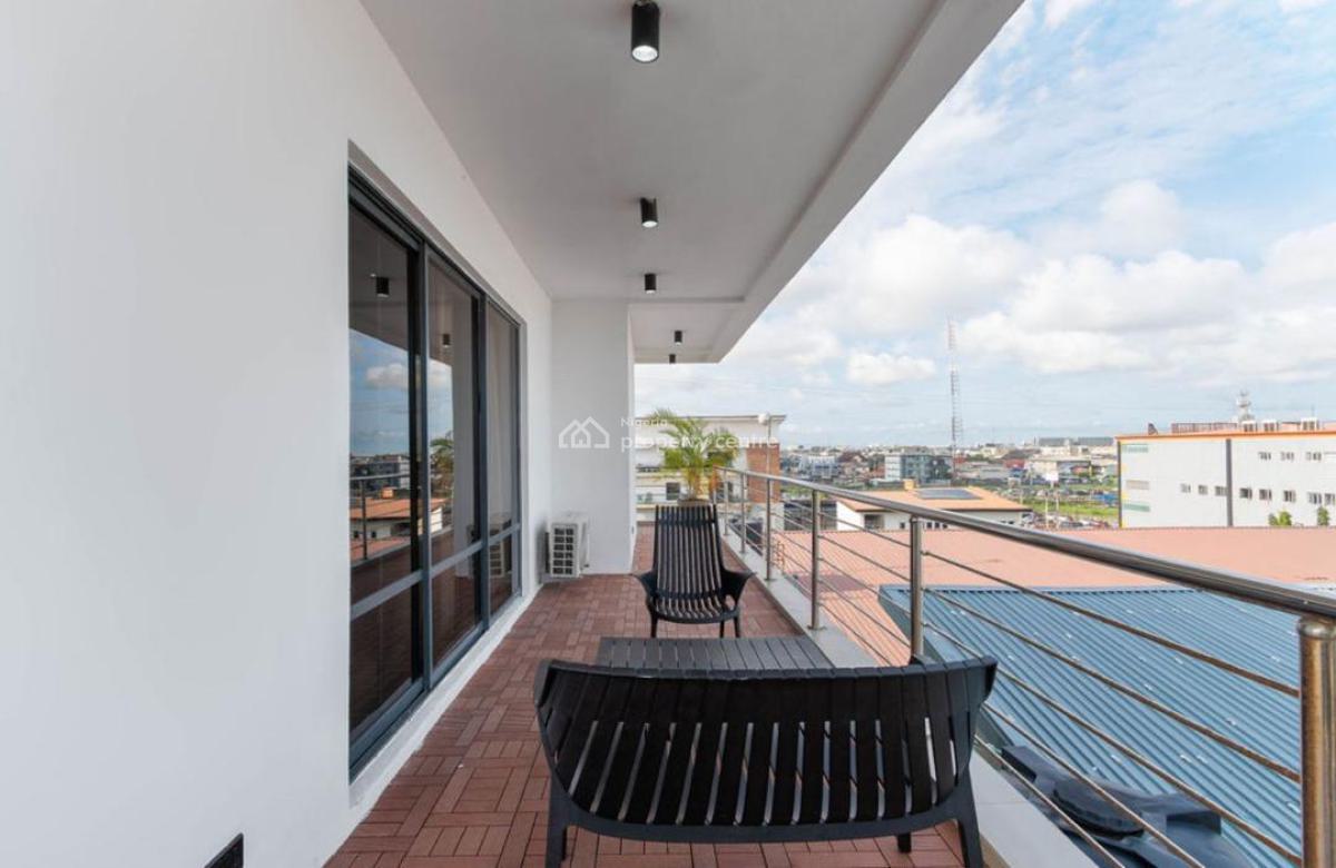 Luxury 2bedroom Penthouse with Ps5 & Elevator Inside The Apartment, Lekki Right, Lekki, Lagos, Flat / Apartment Short Let