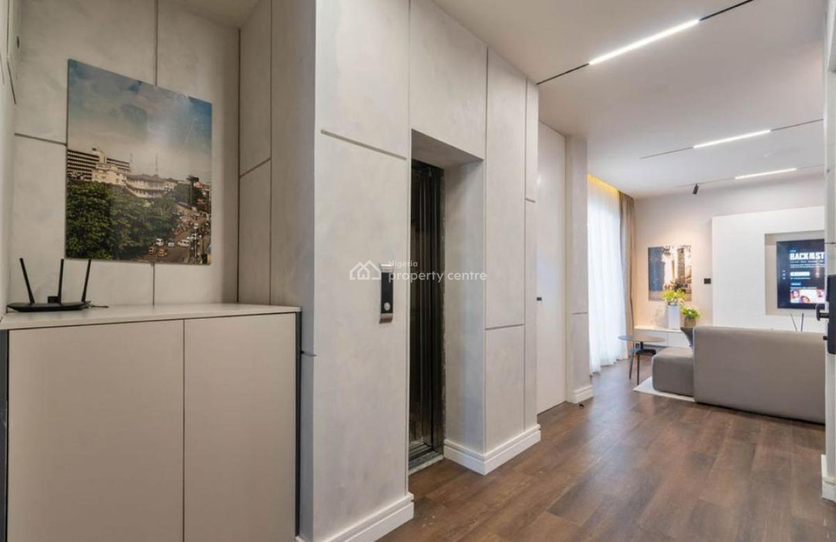 Luxury 2bedroom Penthouse with Ps5 & Elevator Inside The Apartment, Lekki Right, Lekki, Lagos, Flat / Apartment Short Let