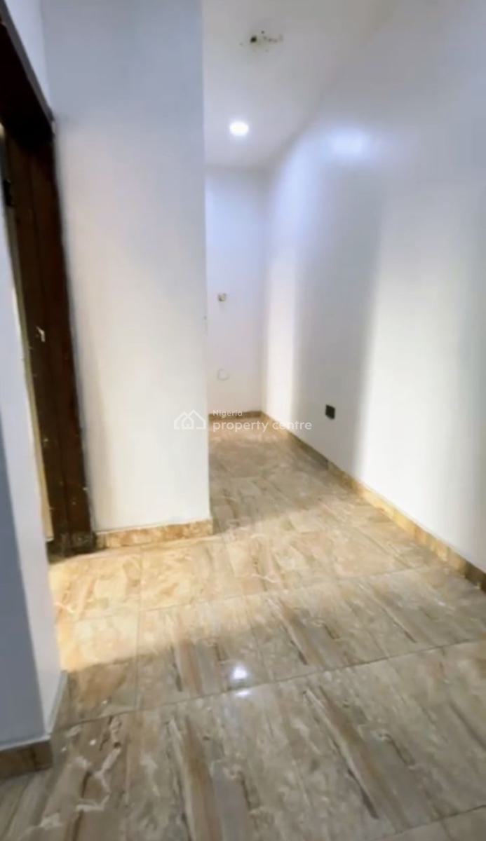 Executive 1 Bedroom Mini Flat on Pentfloor, Canal West Estate, Osapa, Lekki, Lagos, Mini Flat (room and Parlour) for Rent