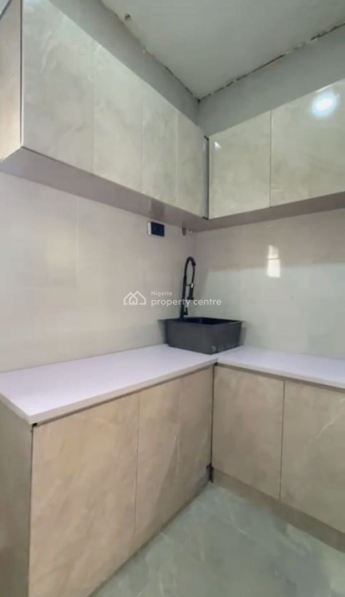 Executive 1 Bedroom Mini Flat on Pentfloor, Canal West Estate, Osapa, Lekki, Lagos, Mini Flat (room and Parlour) for Rent