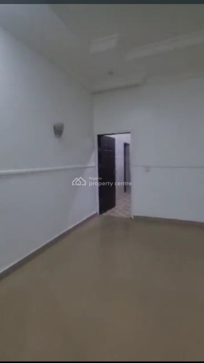 Exquisite 2 Bedroom Bungalow on a Compound., Guzape Main, Guzape District, Abuja, Semi-detached Bungalow for Rent