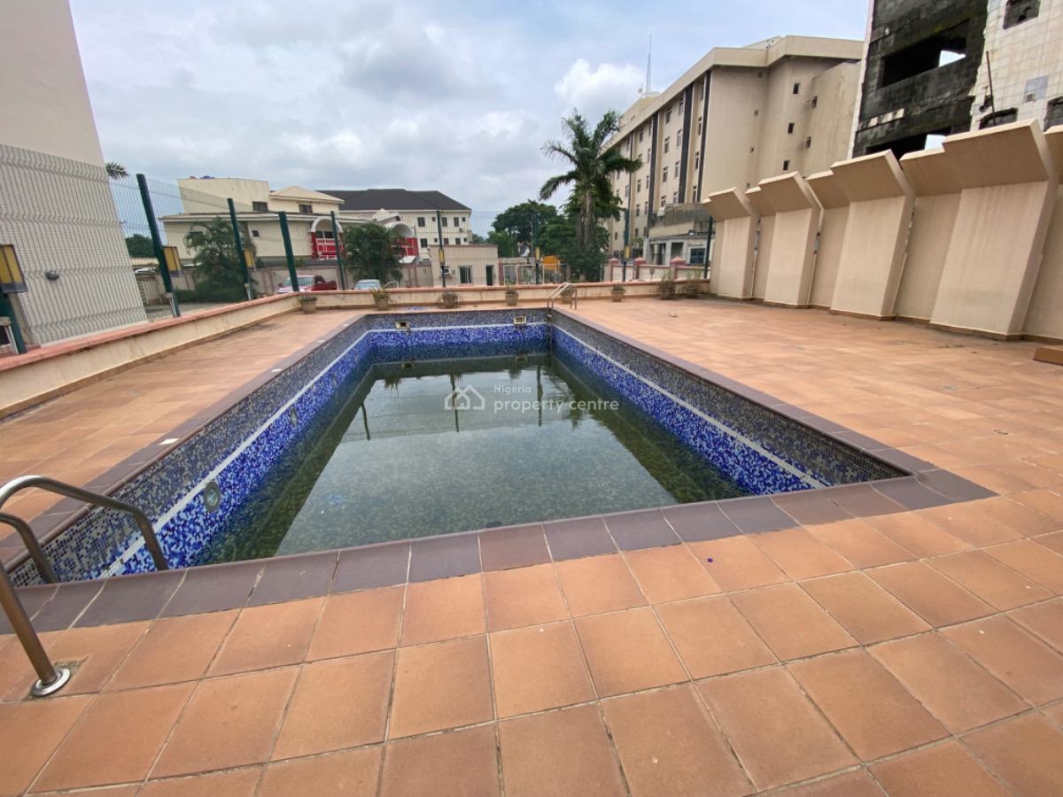 Standard 3 Bedrooms with Bq, By Jimmy Carter, Asokoro District, Abuja, Flat / Apartment for Rent