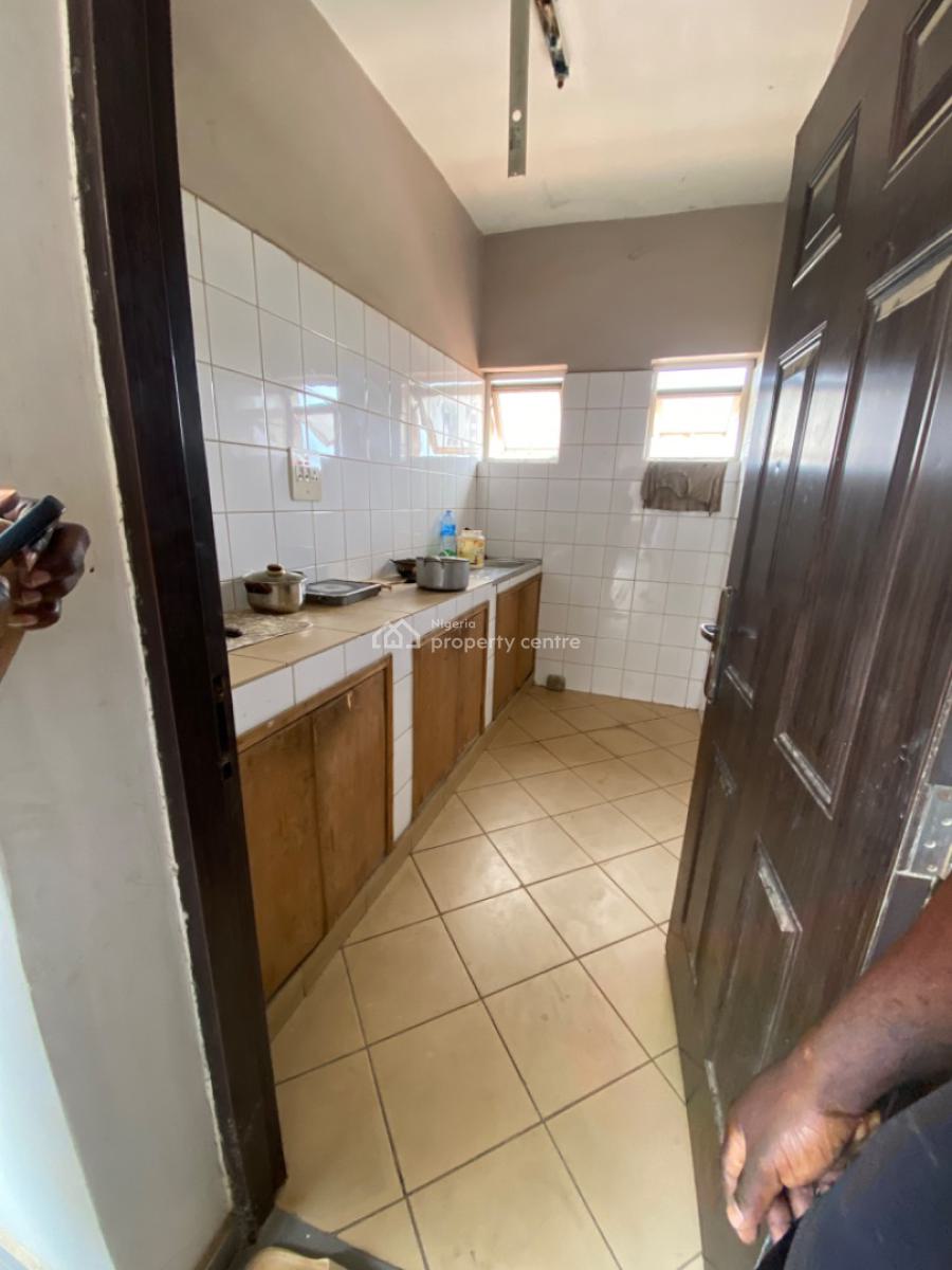 Standard 3 Bedrooms with Bq, By Jimmy Carter, Asokoro District, Abuja, Flat / Apartment for Rent