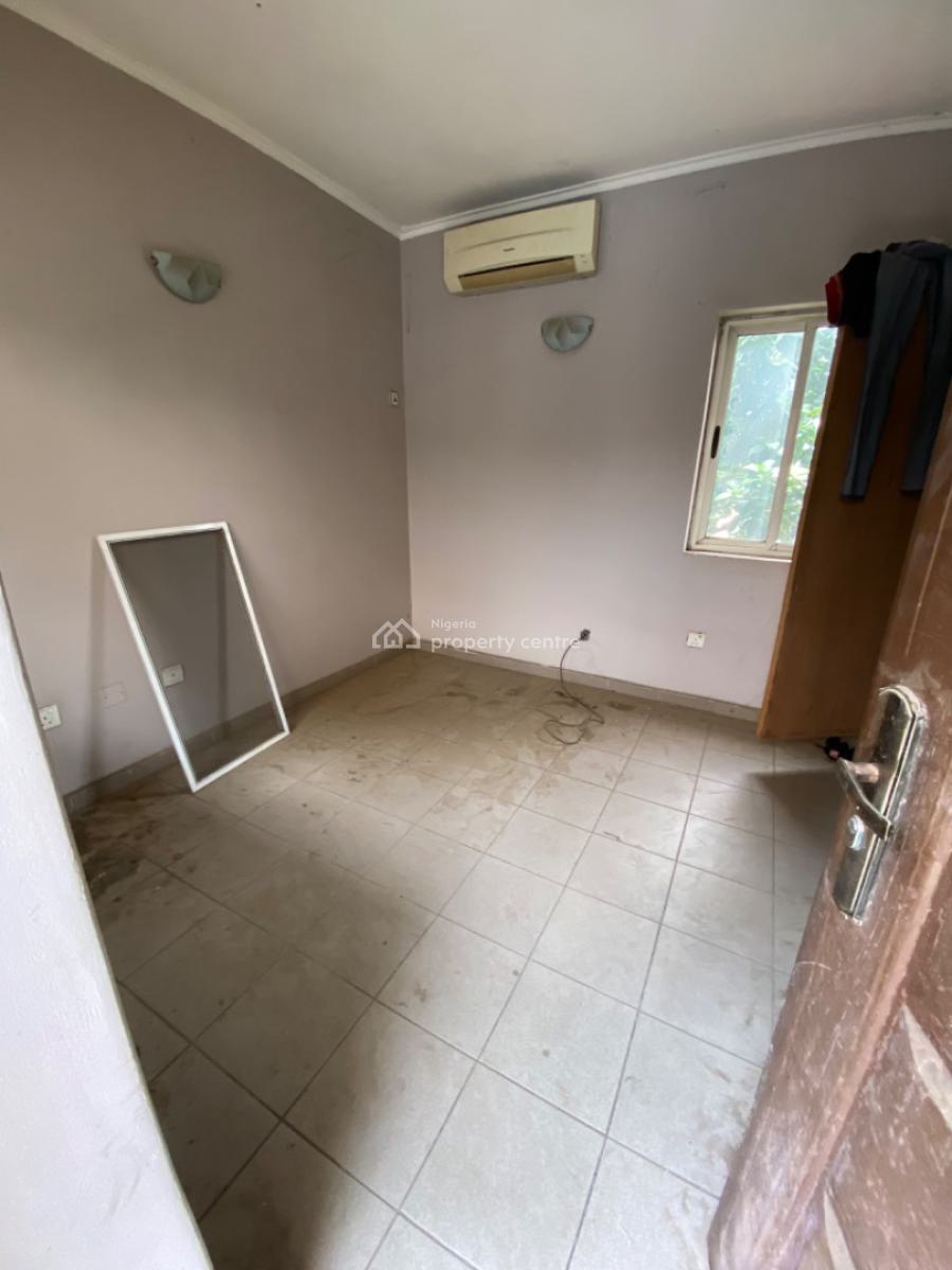 Standard 3 Bedrooms with Bq, By Jimmy Carter, Asokoro District, Abuja, Flat / Apartment for Rent