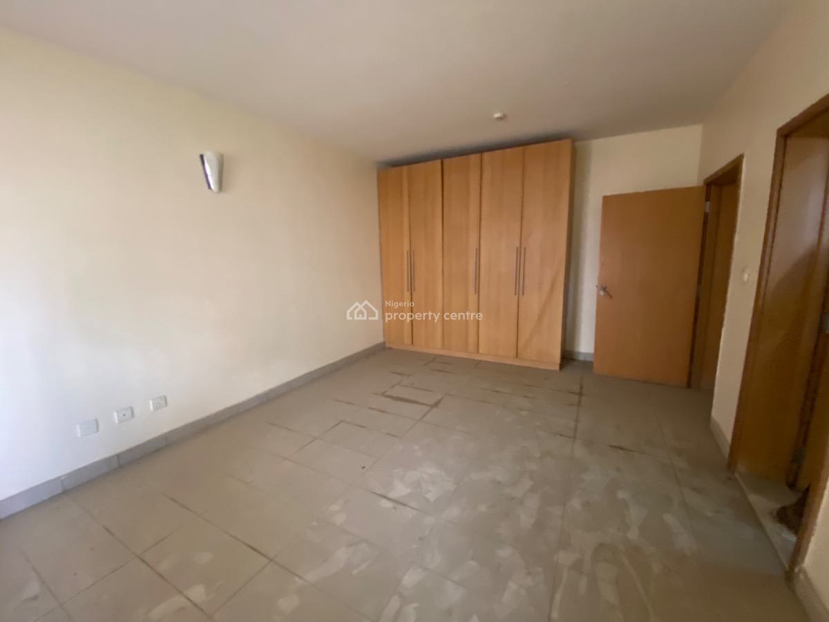 Standard 3 Bedrooms with Bq, By Jimmy Carter, Asokoro District, Abuja, Flat / Apartment for Rent