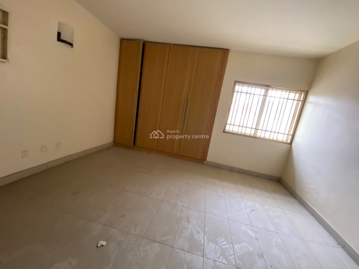 Standard 3 Bedrooms with Bq, By Jimmy Carter, Asokoro District, Abuja, Flat / Apartment for Rent
