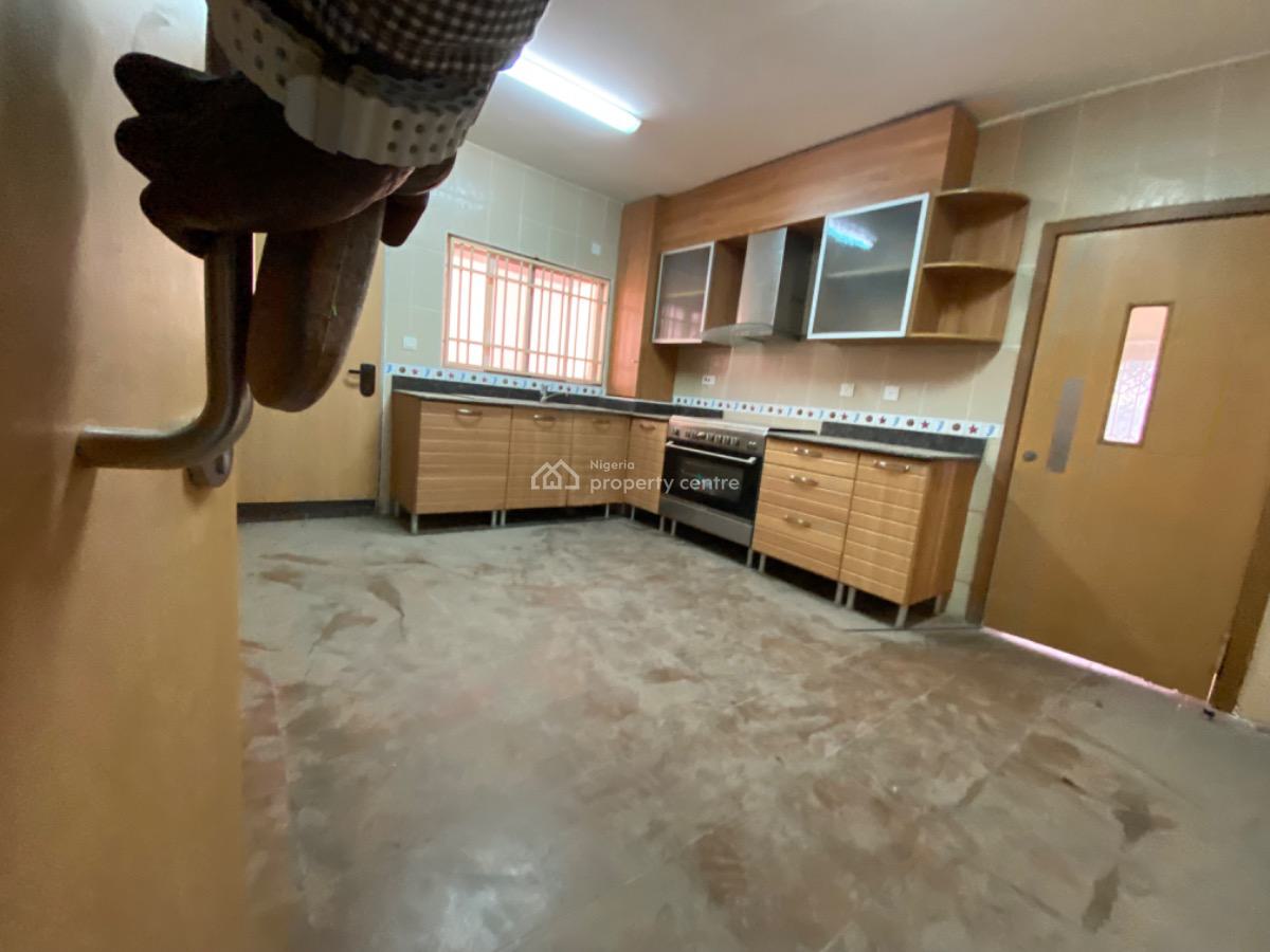 Standard 3 Bedrooms with Bq, By Jimmy Carter, Asokoro District, Abuja, Flat / Apartment for Rent