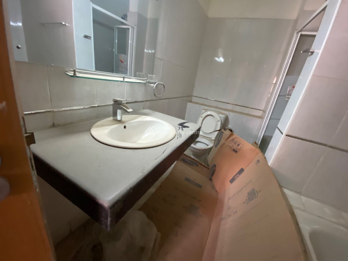 Standard 3 Bedrooms with Bq, By Jimmy Carter, Asokoro District, Abuja, Flat / Apartment for Rent