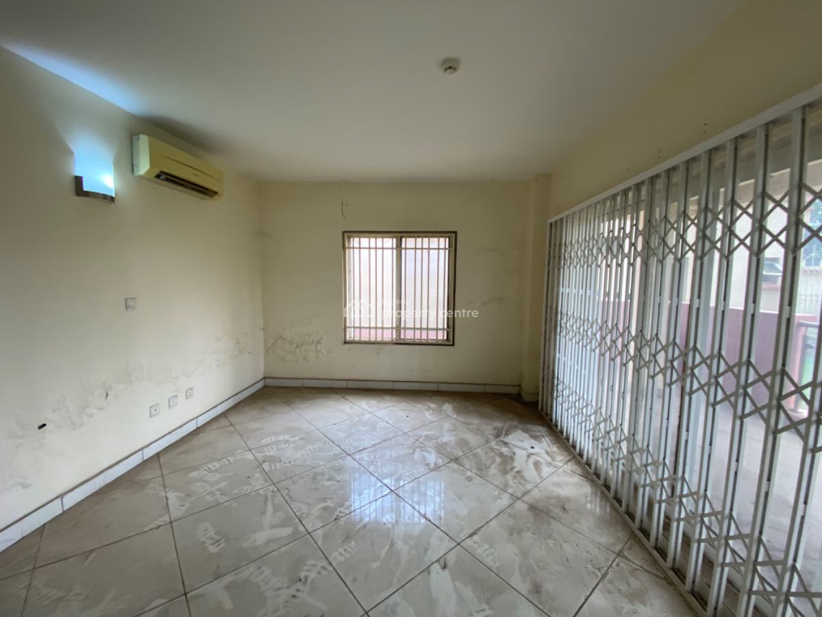 Standard 3 Bedrooms with Bq, By Jimmy Carter, Asokoro District, Abuja, Flat / Apartment for Rent