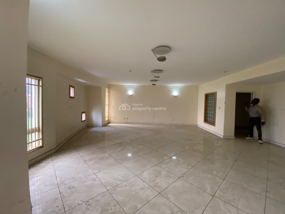 Standard 3 Bedrooms with Bq, By Jimmy Carter, Asokoro District, Abuja, Flat / Apartment for Rent