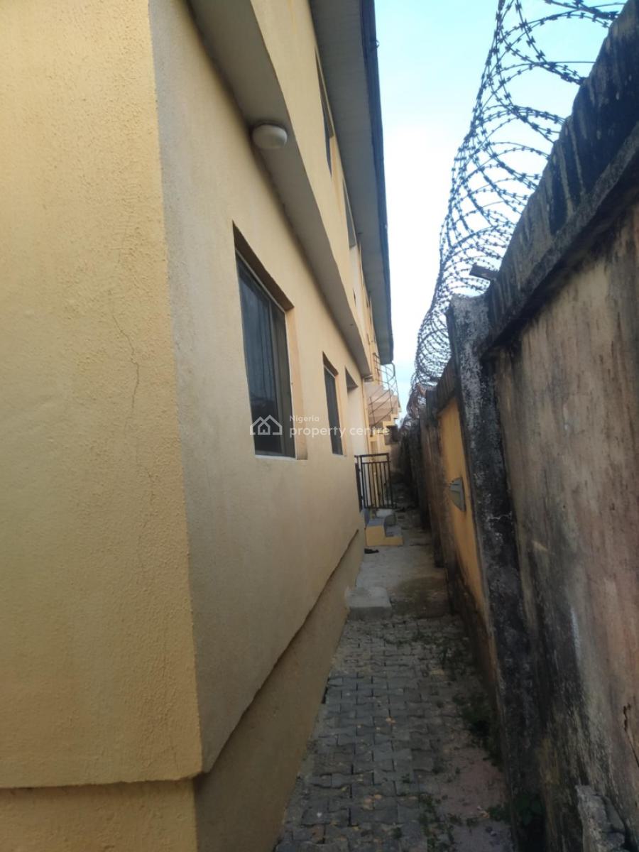 Well Renovated Massively Spacious 3bedroom Apartment Very Affordable, Around Catholic Church Area, Bogije Town, Ibeju Lekki Lagos, Bogije, Ibeju Lekki, Lagos, Flat / Apartment for Rent