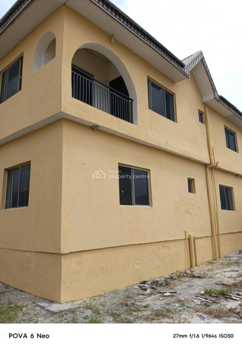 Well Renovated Massively Spacious 3bedroom Apartment Very Affordable, Around Catholic Church Area, Bogije Town, Ibeju Lekki Lagos, Bogije, Ibeju Lekki, Lagos, Flat / Apartment for Rent