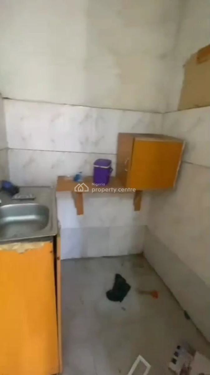 Executive and Very Spacious Room Self-contain Upstairs, Off Morocco Road, Yaba, Lagos, Self Contain (single Rooms) for Rent