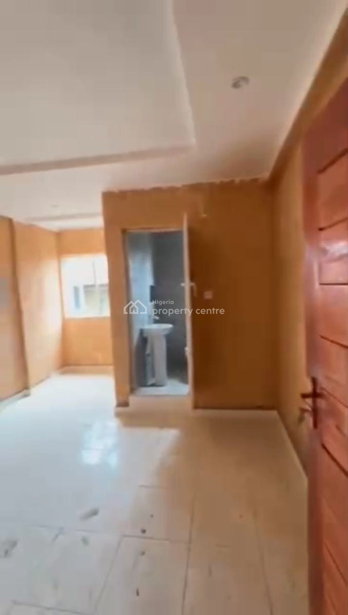 Standard & Spacious 2-bedroom Flat (all Ensuite), Onike, Yaba, Lagos, Flat / Apartment for Rent