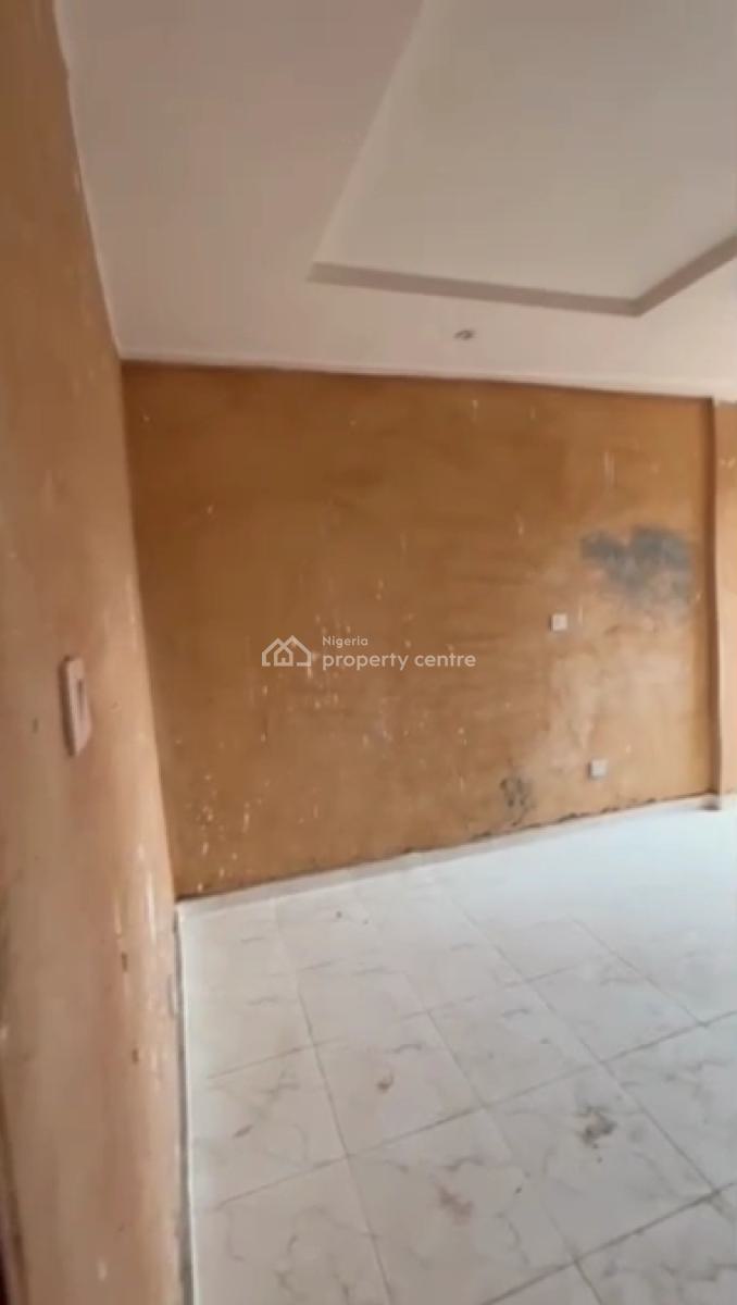 Standard & Spacious 2-bedroom Flat (all Ensuite), Onike, Yaba, Lagos, Flat / Apartment for Rent