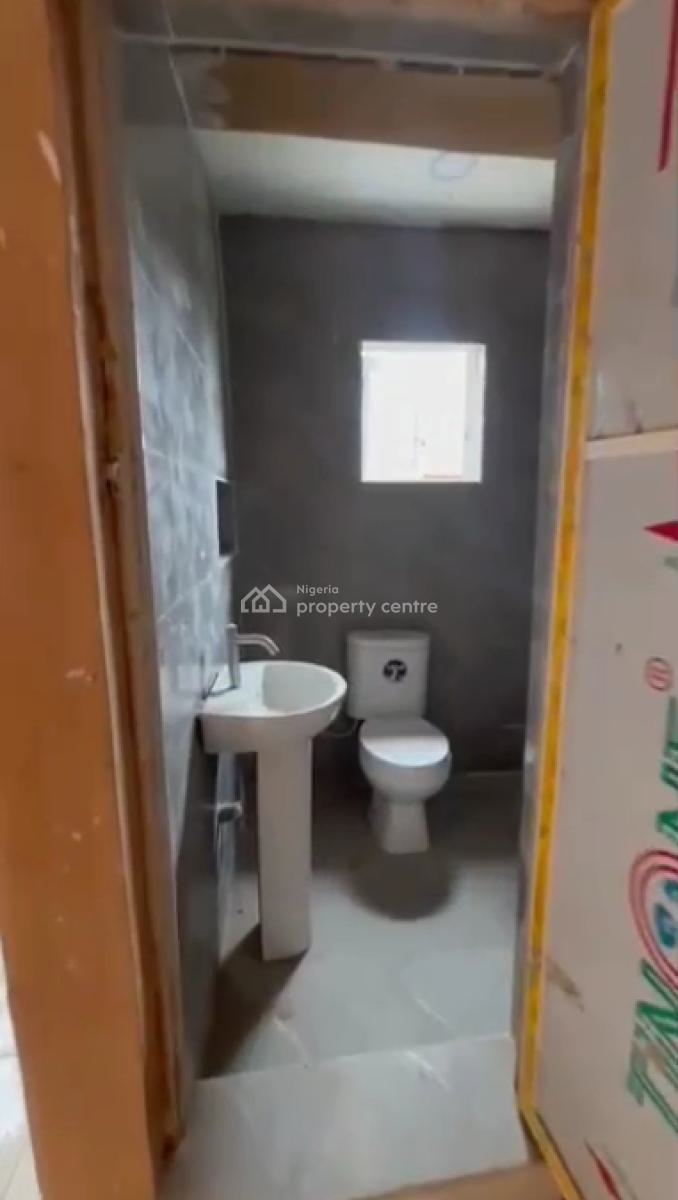 Standard & Spacious 2-bedroom Flat (all Ensuite), Onike, Yaba, Lagos, Flat / Apartment for Rent