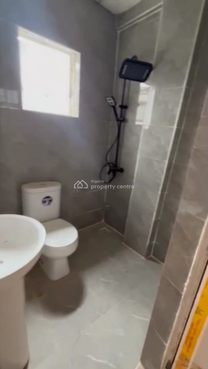 Standard & Spacious 2-bedroom Flat (all Ensuite), Onike, Yaba, Lagos, Flat / Apartment for Rent