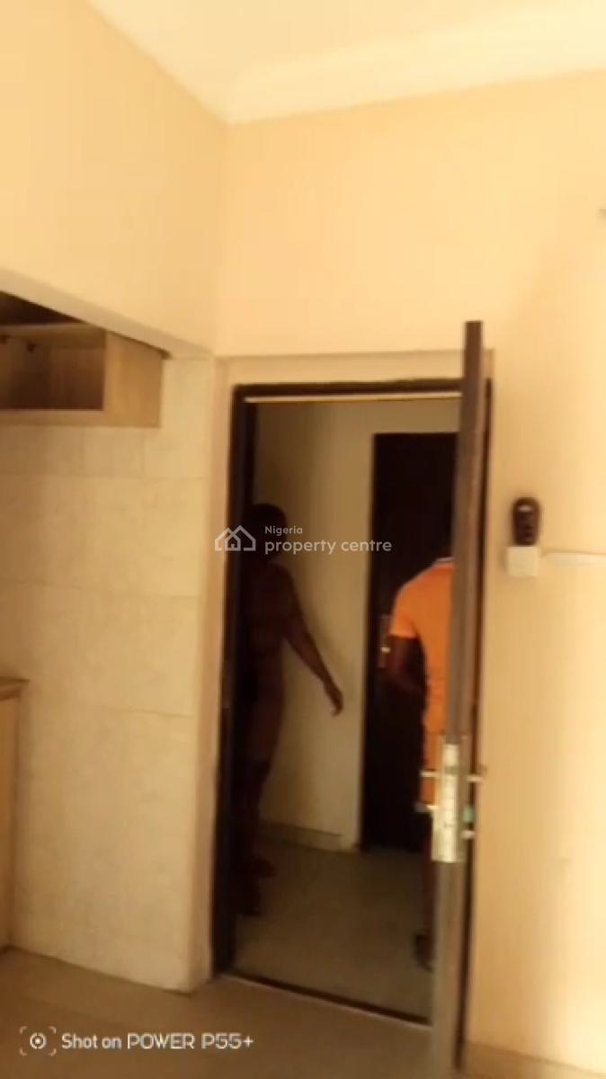 Specious, Super Decent & Standard Self-contain, Abule Oja, Yaba, Lagos, Self Contain (single Rooms) for Rent