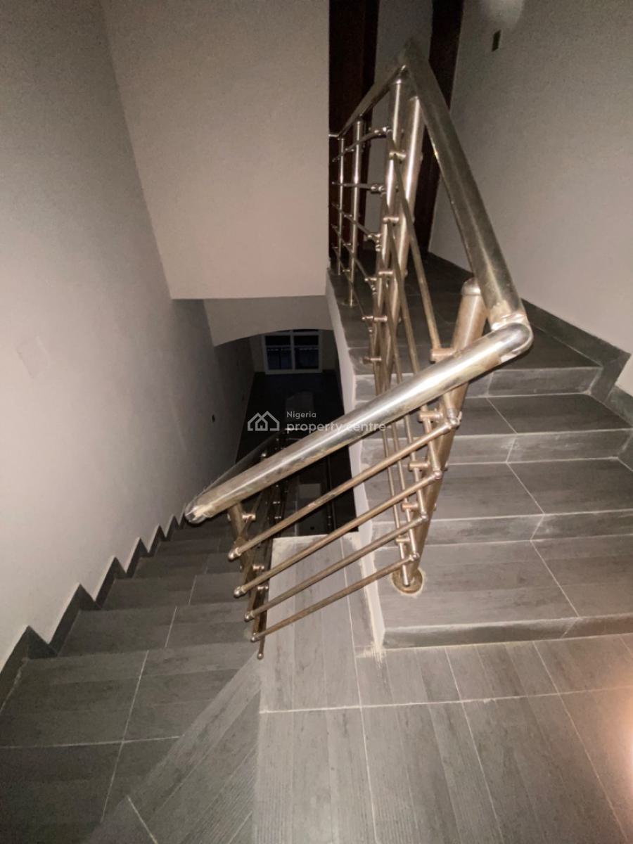5bedroom Terrace for Commercial Use at Lekki Phase 1, Off Admiralty Way Lekki Phase 1, Lekki Phase 1, Lekki, Lagos, Terraced Duplex for Rent
