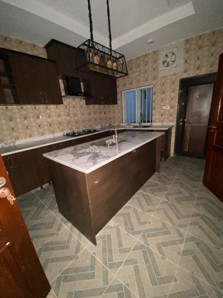 5bedroom Terrace for Commercial Use at Lekki Phase 1, Off Admiralty Way Lekki Phase 1, Lekki Phase 1, Lekki, Lagos, Terraced Duplex for Rent