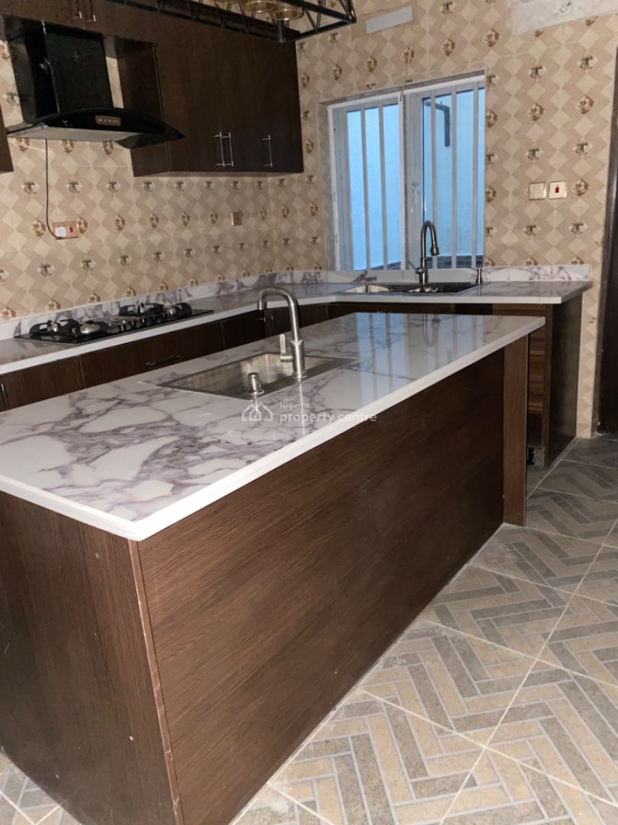 5bedroom Terrace for Commercial Use at Lekki Phase 1, Off Admiralty Way Lekki Phase 1, Lekki Phase 1, Lekki, Lagos, Terraced Duplex for Rent