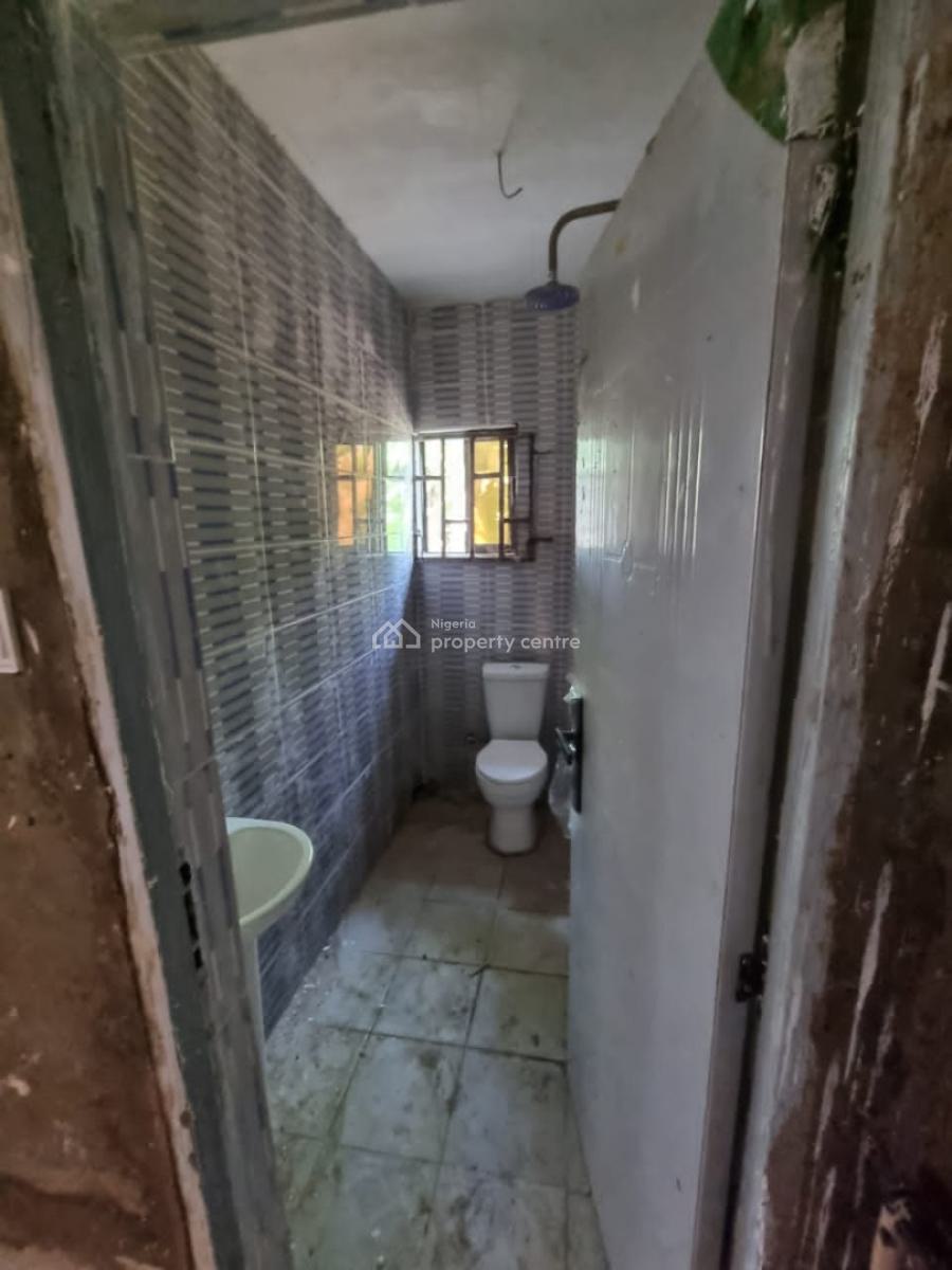 Renovated Two Bedroom Flat, Kutunku, Gwagwalada, Abuja, Flat / Apartment for Rent