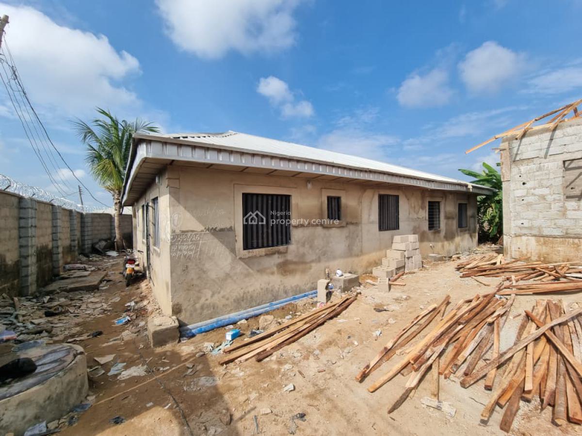 Renovated Two Bedroom Flat, Kutunku, Gwagwalada, Abuja, Flat / Apartment for Rent