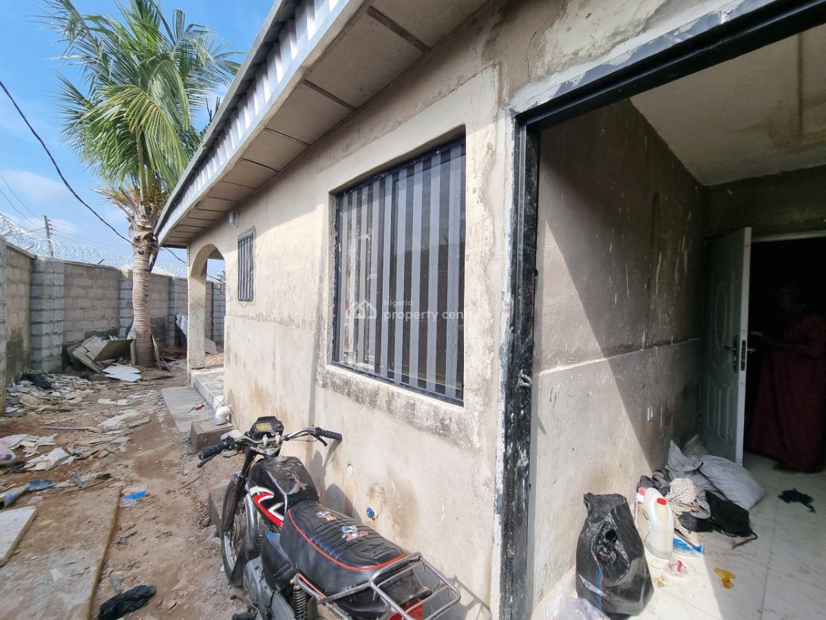 Renovated Two Bedroom Flat, Kutunku, Gwagwalada, Abuja, Flat / Apartment for Rent
