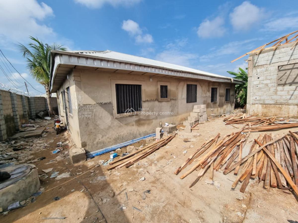 Renovated Two Bedroom Flat, Kutunku, Gwagwalada, Abuja, Flat / Apartment for Rent