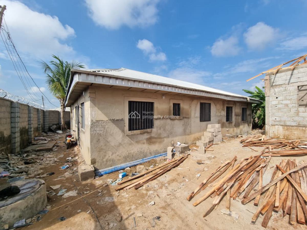 Renovated Two Bedroom Flat, Kutunku, Gwagwalada, Abuja, Flat / Apartment for Rent