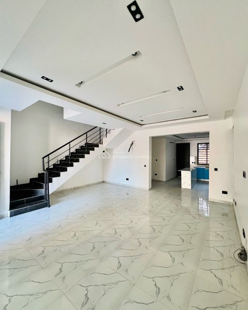 Beautiful 4-bedroom Terrace with a Bq, Lekki, Lekki Phase 1, Lekki, Lagos, Terraced Duplex for Rent