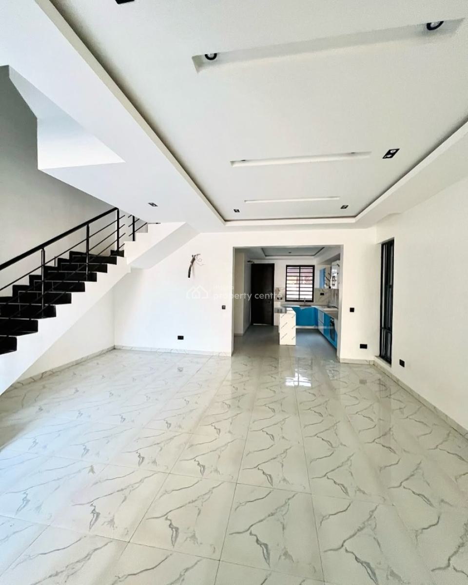 Beautiful 4-bedroom Terrace with a Bq, Lekki, Lekki Phase 1, Lekki, Lagos, Terraced Duplex for Rent