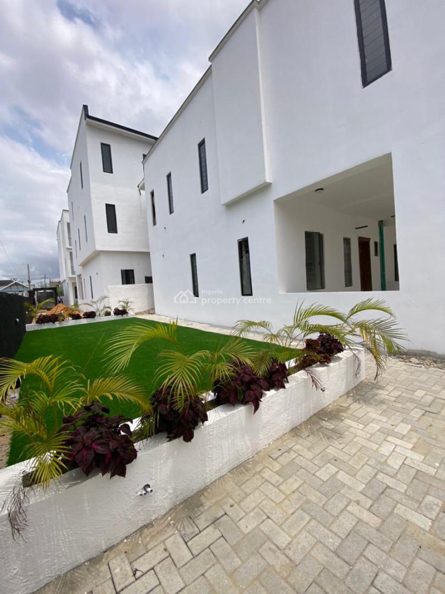 4 Bedroom Terrace Duplex in a Secured Estate, Lekki Phase 2, Lekki, Lagos, Terraced Duplex for Sale