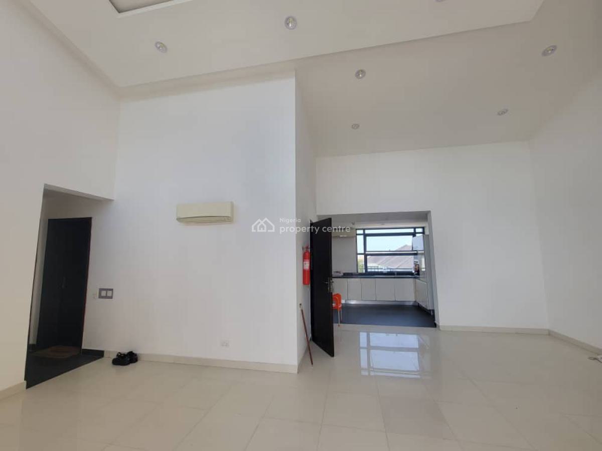 Well Maintained 2 Bedroom Apartment, Swimming Pool, Gym Etc, Banana Island, Ikoyi, Lagos, Flat / Apartment for Rent