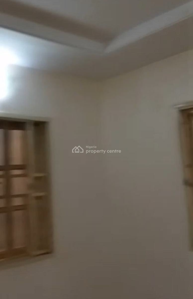 Clean 1 Bedroom Pay and Pack in, with 2toilet, Tarrred Rd, Area 7, Garki, Abuja, Flat / Apartment for Rent