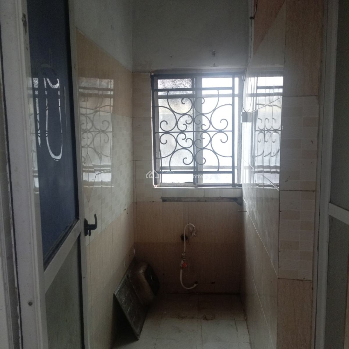 Nice and Spacious Miniflat Upstairs in Surulere, Off Lawanson Road Surulere Lagos, Lawanson, Surulere, Lagos, Mini Flat (room and Parlour) for Rent