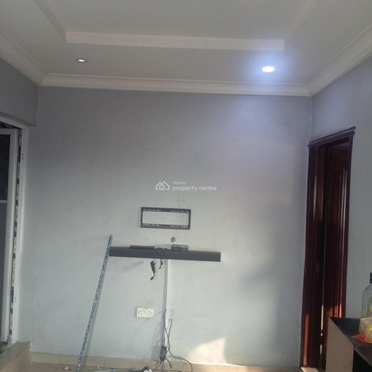 Nice and Well Maintained Miniflat Upstairs in Surulere, Off Lawanson Road Surulere Lagos, Lawanson, Surulere, Lagos, Mini Flat (room and Parlour) for Rent
