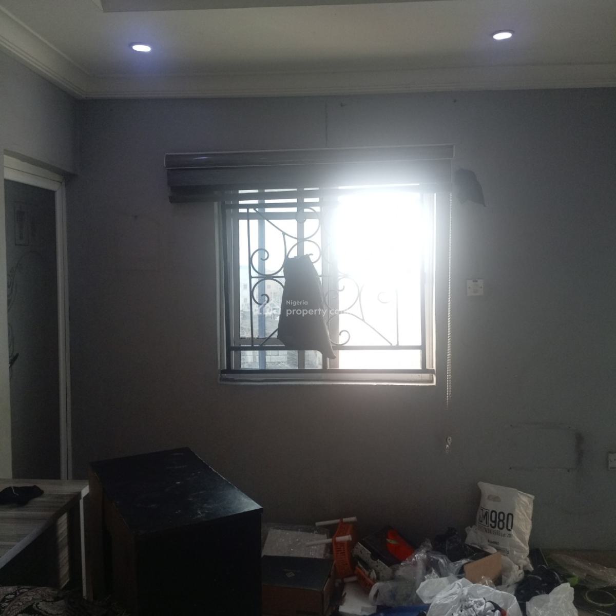 Nice and Well Maintained Miniflat Upstairs in Surulere, Off Lawanson Road Surulere Lagos, Lawanson, Surulere, Lagos, Mini Flat (room and Parlour) for Rent