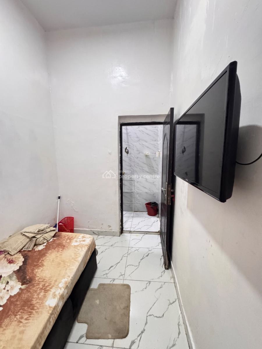 One Bedroom Furnished Bq, Chevron, Lekki, Lagos, Self Contain (single Rooms) for Rent