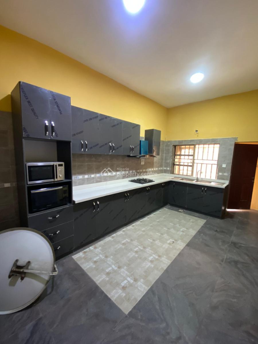 Beautiful 4 Bedroom Semi Detached Duplex with Bq, Lekki Phase1, Lekki, Lagos, Office Space for Rent