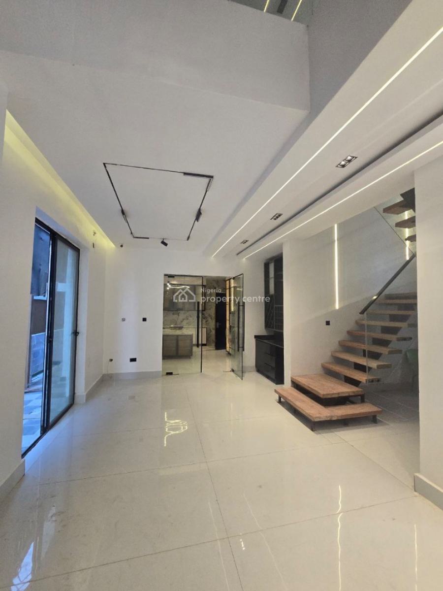 5 Bedroom Fully  Detached House, Lekki Phase 1, Lekki, Lagos, Detached Duplex for Sale