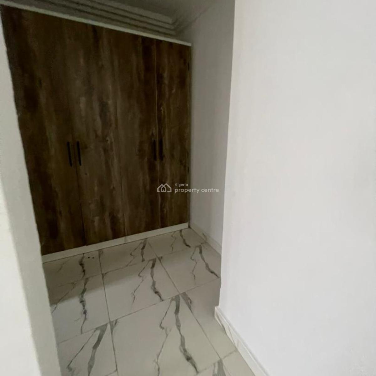 Sharp 3bedroom Flat with Bq, 3rd Avenue in an Estate, Gwarinpa, Abuja, Flat / Apartment for Rent