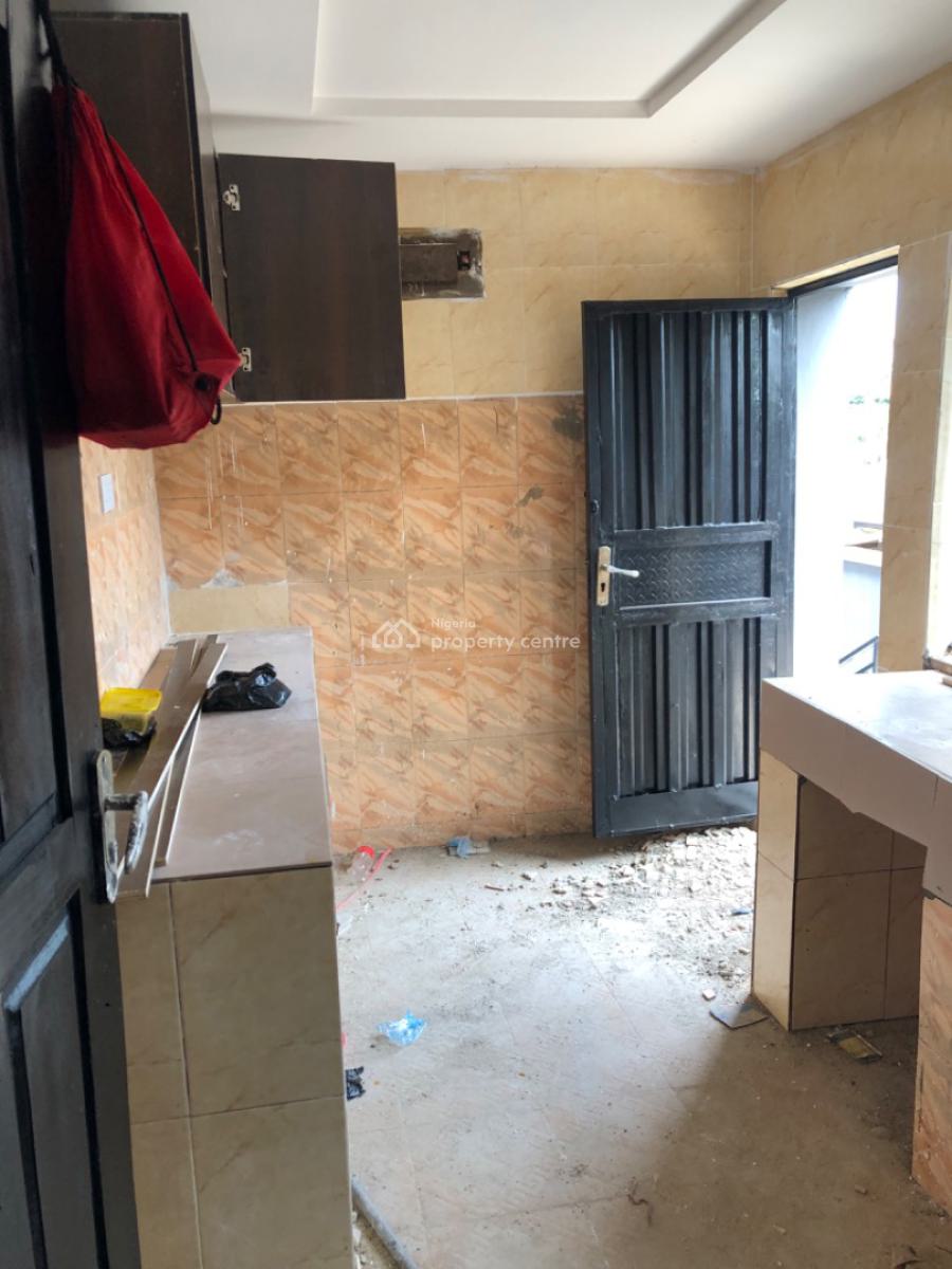 3-bedroom Flat at Makogi Magboro Going for 1m, Makogi, Magboro, Ogun, Flat / Apartment for Rent