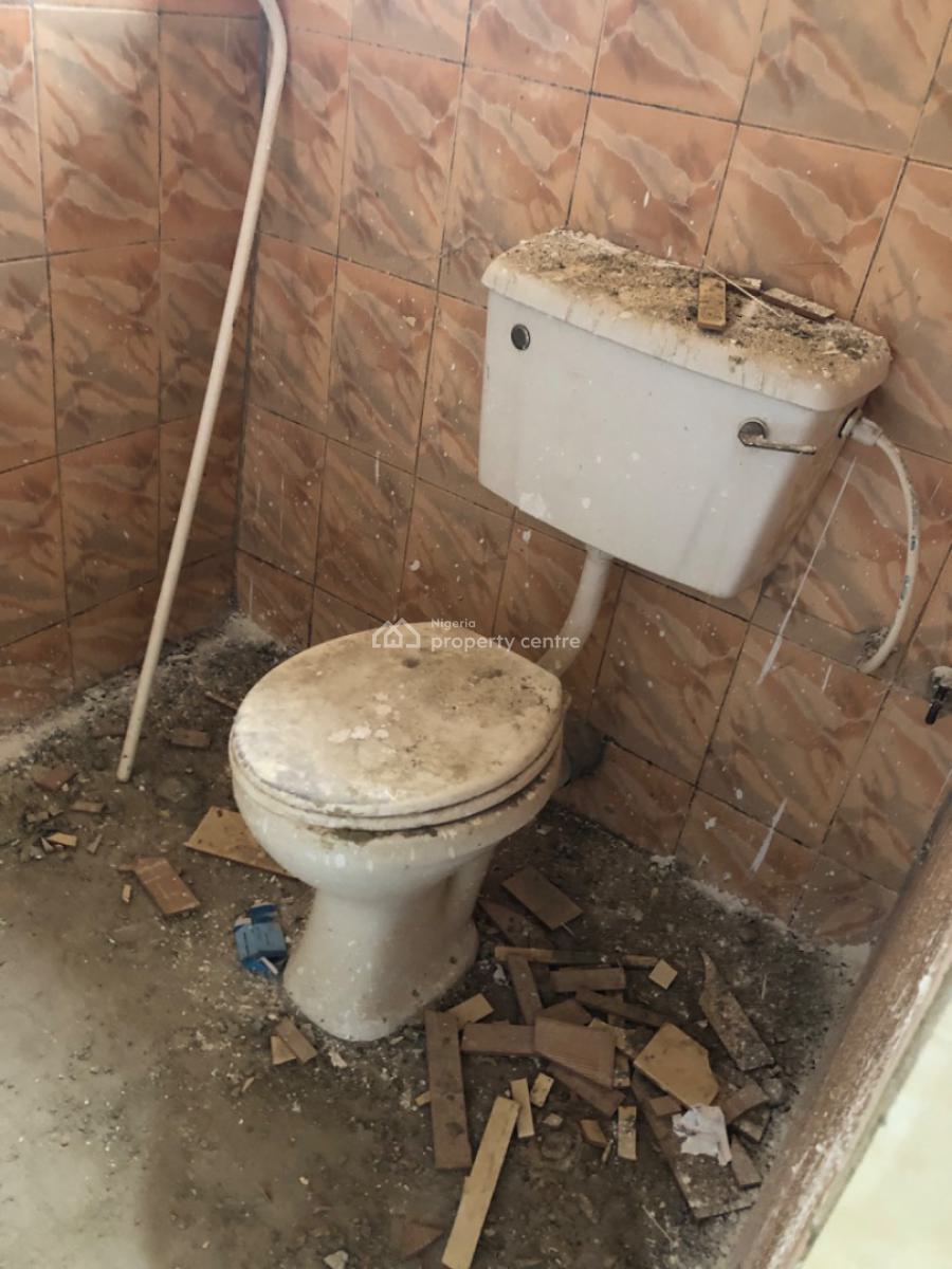 3-bedroom Flat at Makogi Magboro Going for 1m, Makogi, Magboro, Ogun, Flat / Apartment for Rent