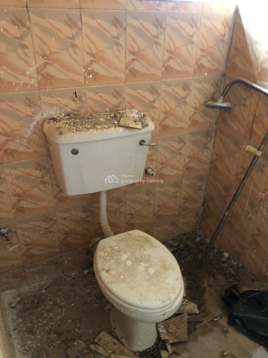3-bedroom Flat at Makogi Magboro Going for 1m, Makogi, Magboro, Ogun, Flat / Apartment for Rent