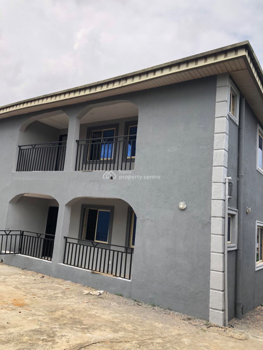 2bedroom Flat at Makogi Magboro Going for 800k, Makogi, Magboro, Ogun, Flat / Apartment for Rent